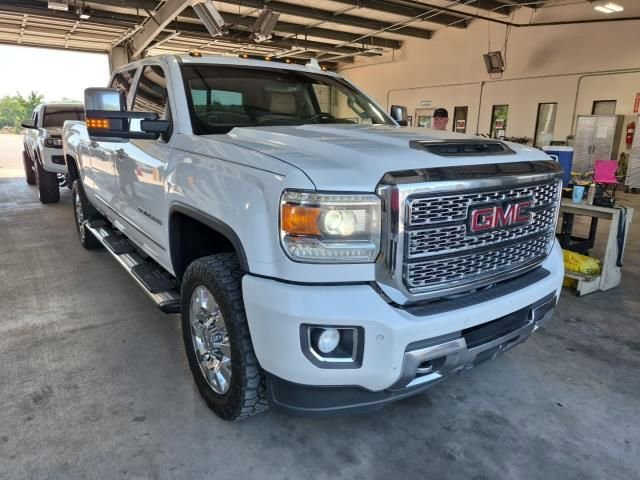 Used 2019 GMC Sierra 2500 Denali w/ Duramax Plus Package AWD/4WD image 2