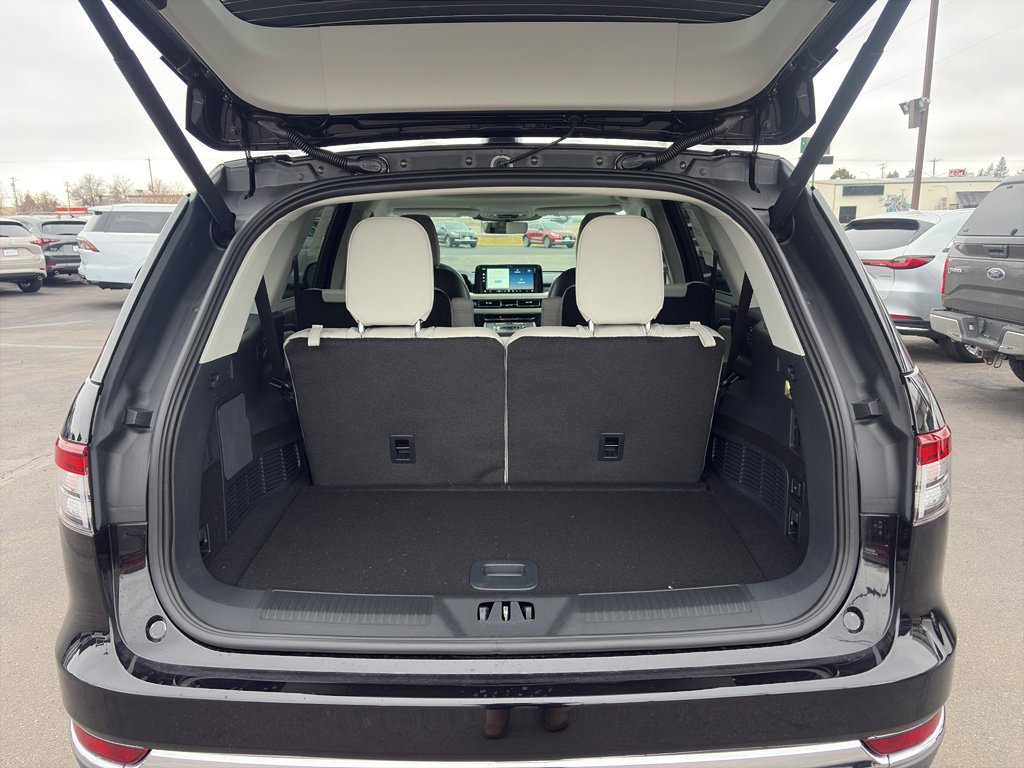 New 2026 Lincoln Aviator Premiere image 9