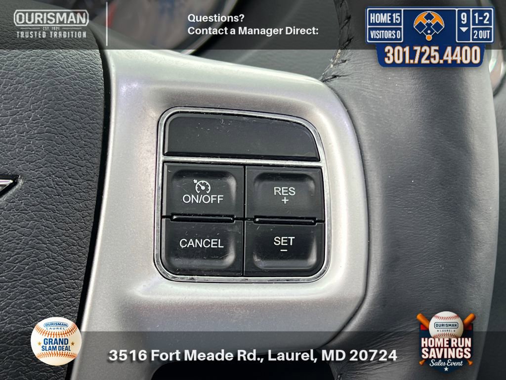 Used 2016 Chrysler Town & Country Touring-L FWD image 24