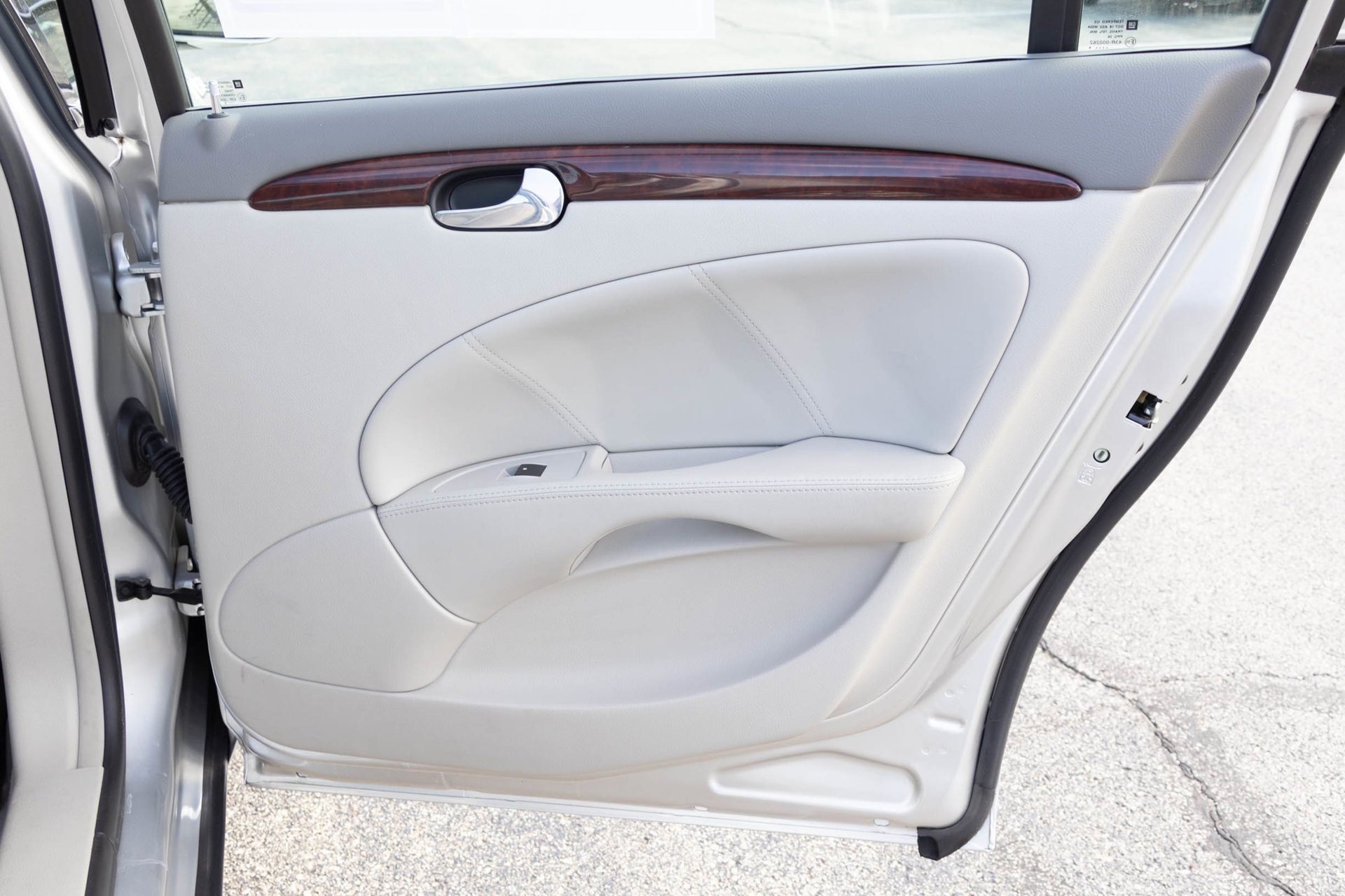 Used 2009 Buick Lucerne CX FWD image 35