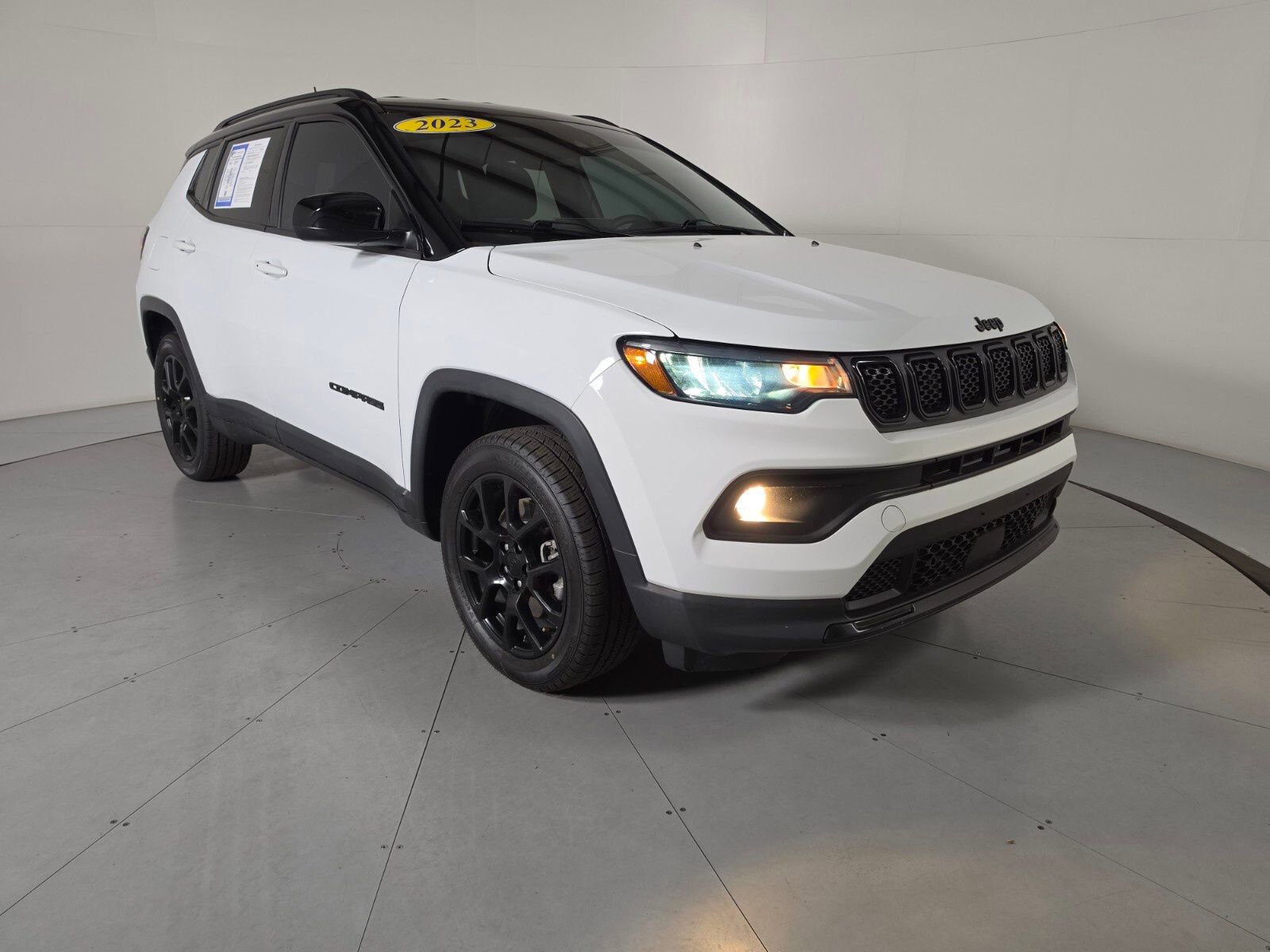 Used 2023 Jeep Compass Altitude image 8