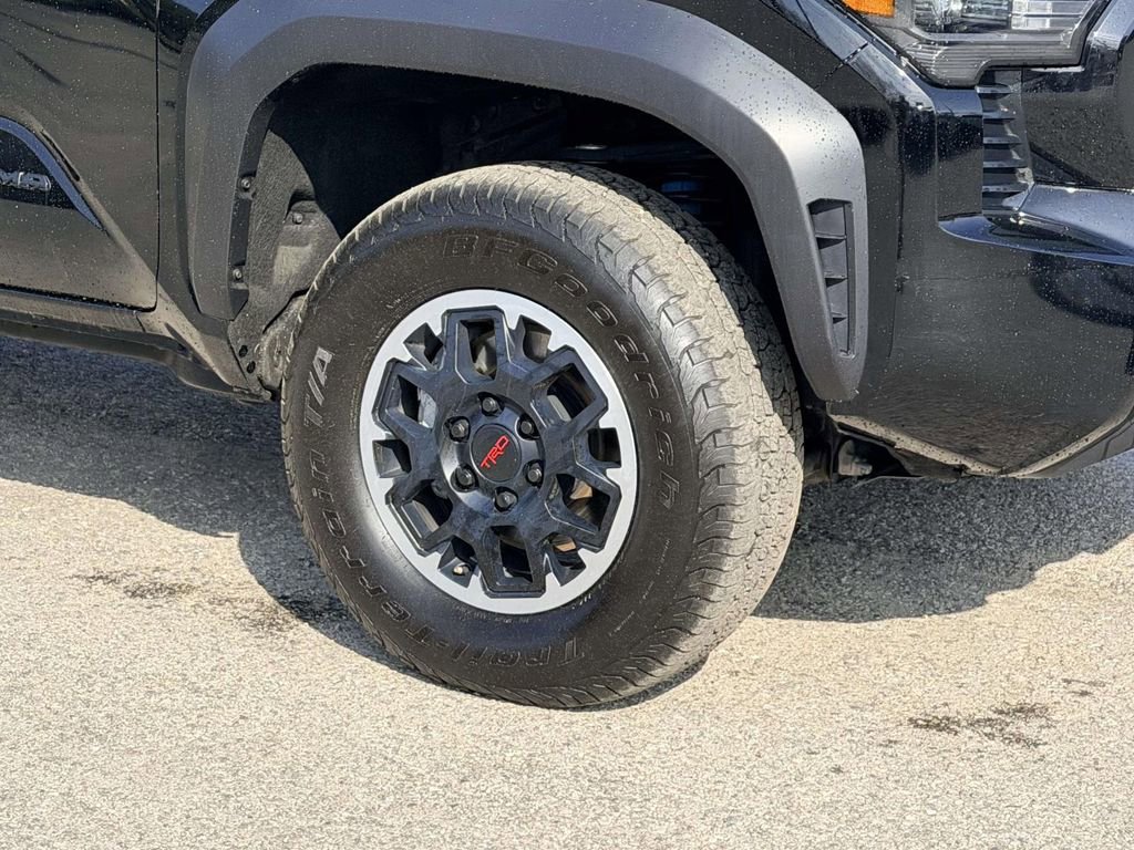Certified 2024 Toyota Tacoma TRD Off-Road image 2