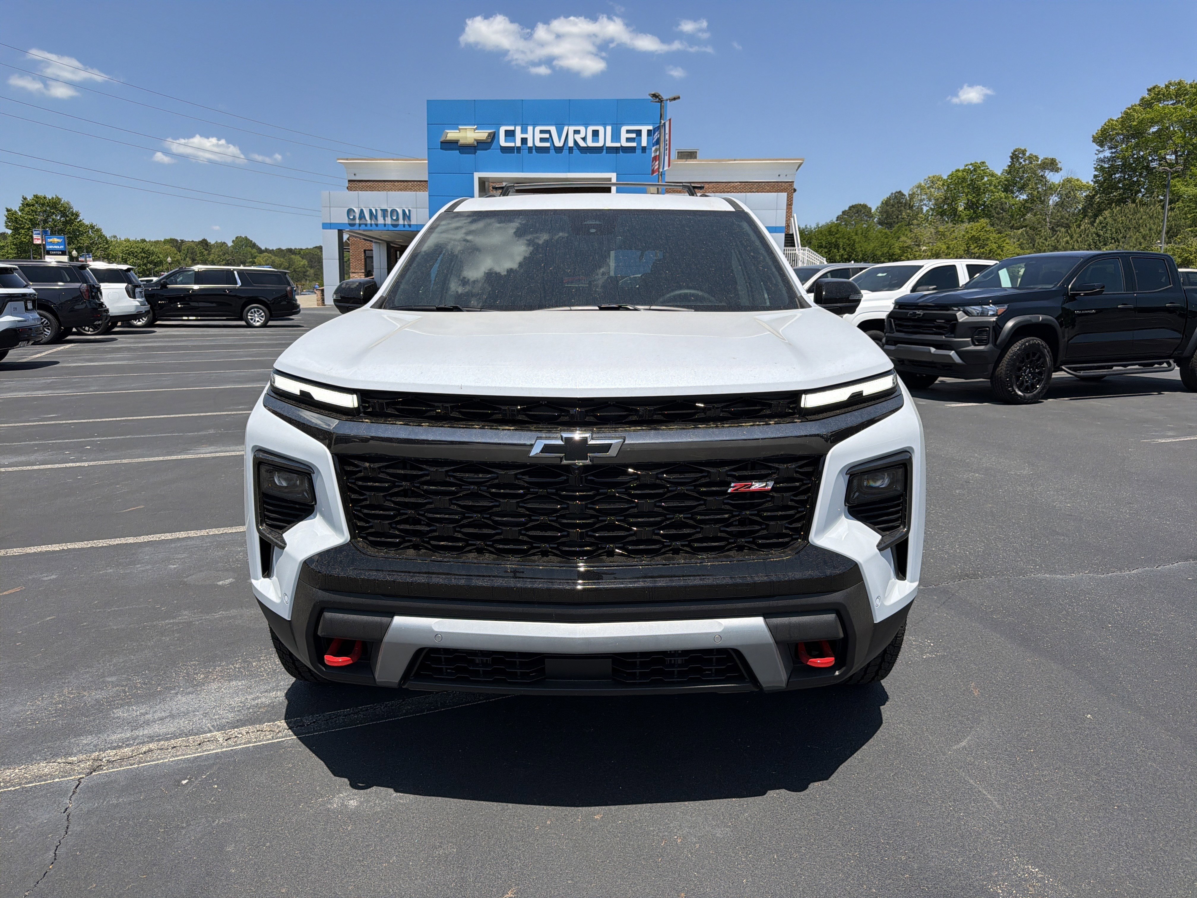 New 2026 Chevrolet Traverse Z71 w/ Enhanced Driving Package AWD/4WD image 2