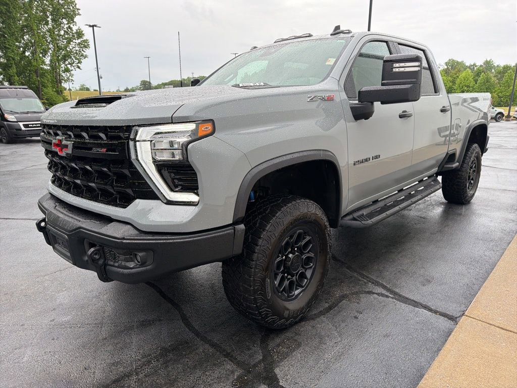 Used 2024 Chevrolet Silverado 2500 ZR2 w/ ZR2 Bison Edition AWD/4WD image 4