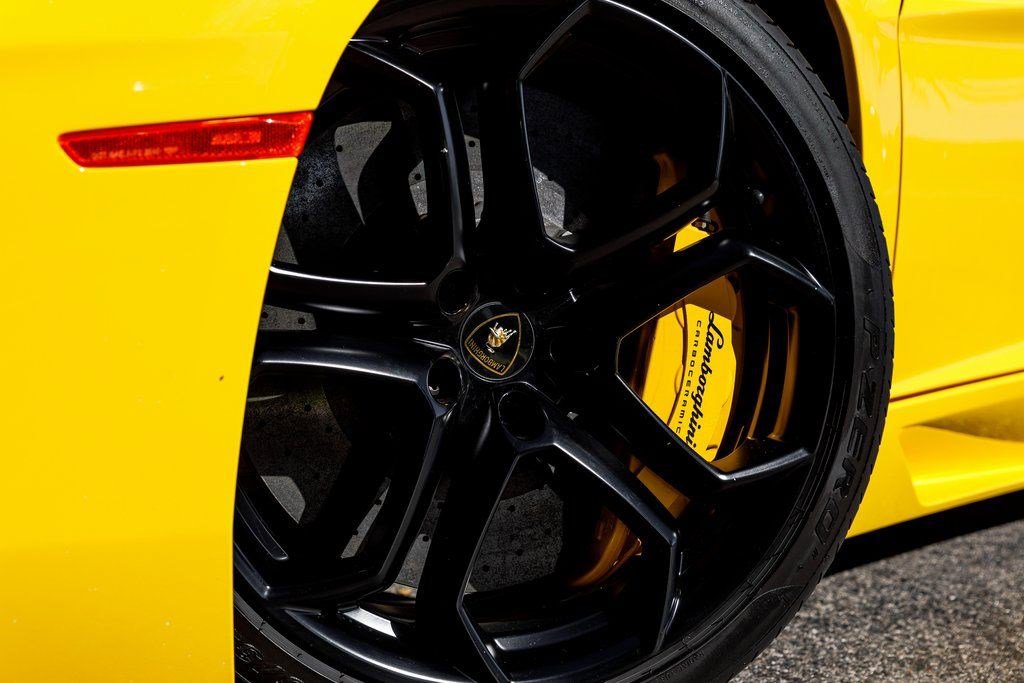Used 2014 Lamborghini Aventador image 9