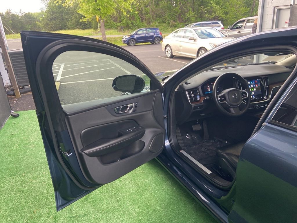 Used 2023 Volvo S60 B5 Plus w/ Climate Package AWD/4WD image 35