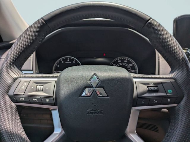 Used 2023 Mitsubishi Outlander SE AWD/4WD image 29
