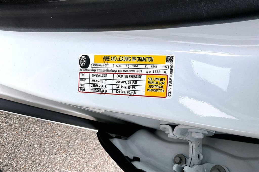 Used 2023 Buick Enclave Essence FWD image 27