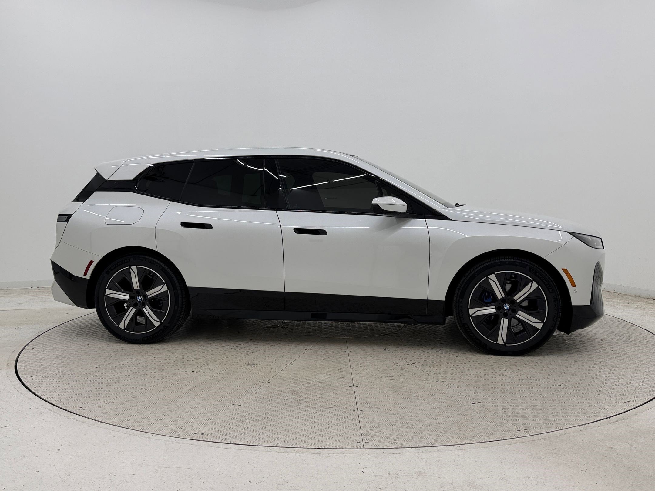 Certified 2025 BMW iX M60 AWD/4WD image 8
