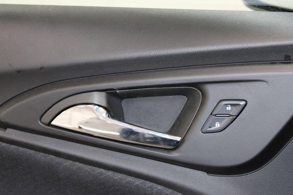 Used 2025 Chevrolet Malibu LT image 35