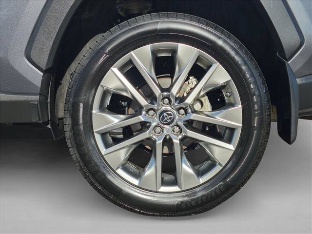 Used 2019 Toyota RAV4 XLE Premium w/ Cold Weather Package AWD/4WD image 24