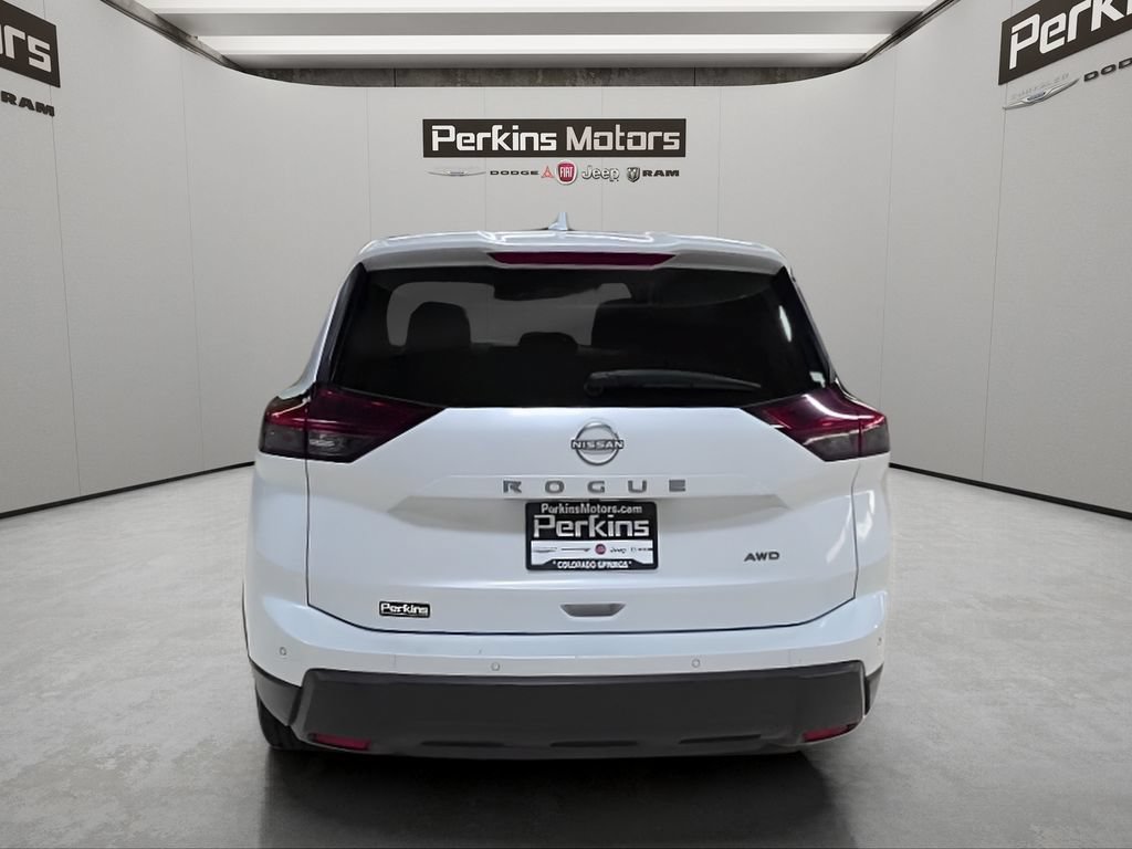 Used 2025 Nissan Rogue SV AWD/4WD image 4