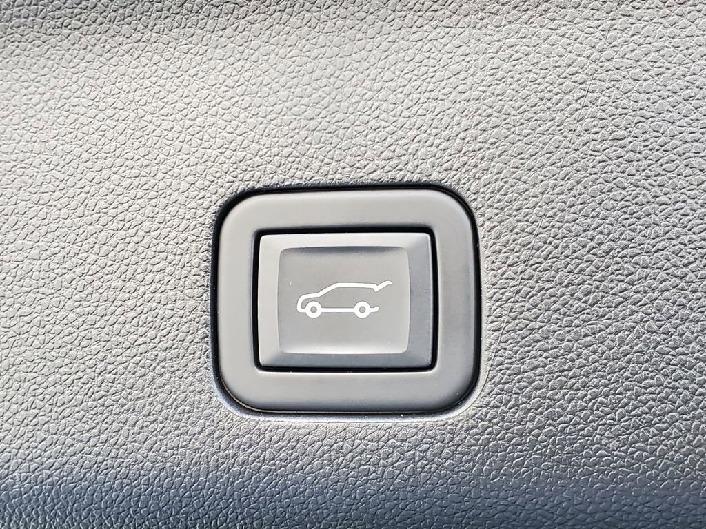 Used 2023 Chevrolet Tahoe RST w/ Sport Performance Package image 9