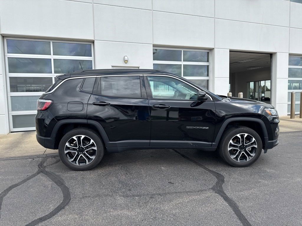 Used 2022 Jeep Compass Limited image 3