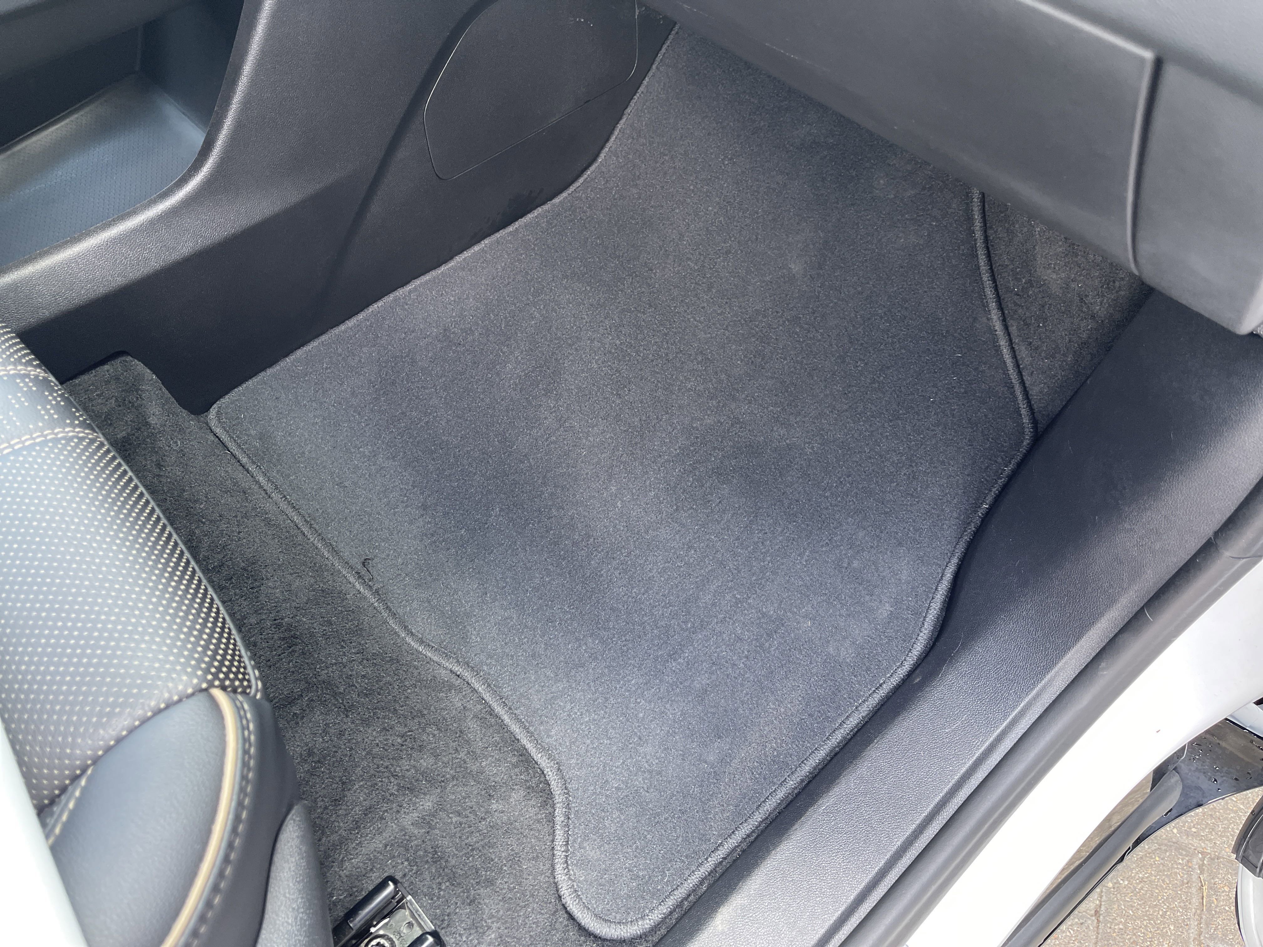 Used 2024 Chevrolet Traverse RS image 41