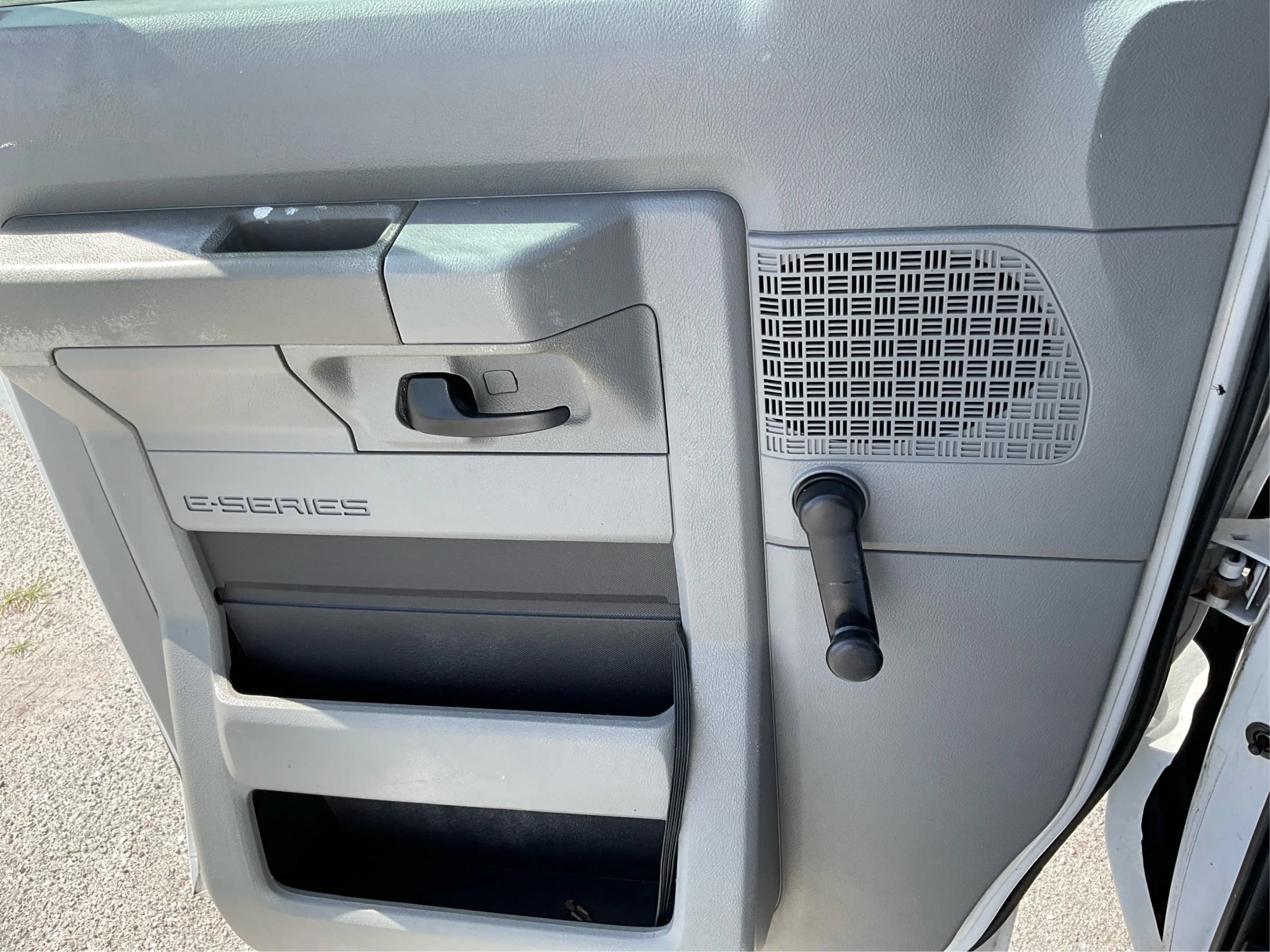 Used 2009 Ford E-150 and Econoline 150 RWD image 13