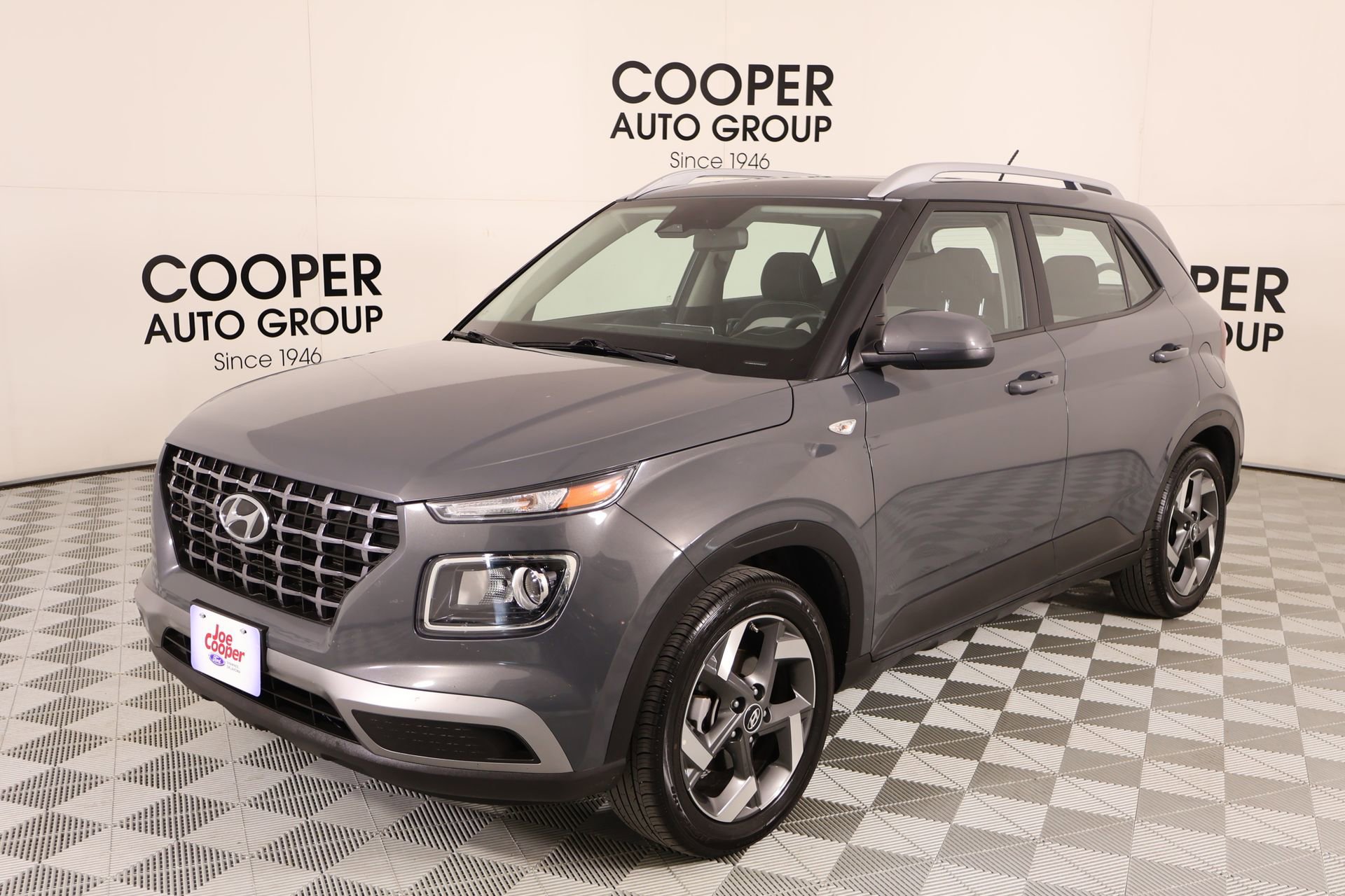 Used 2025 Hyundai Venue SEL FWD image 9
