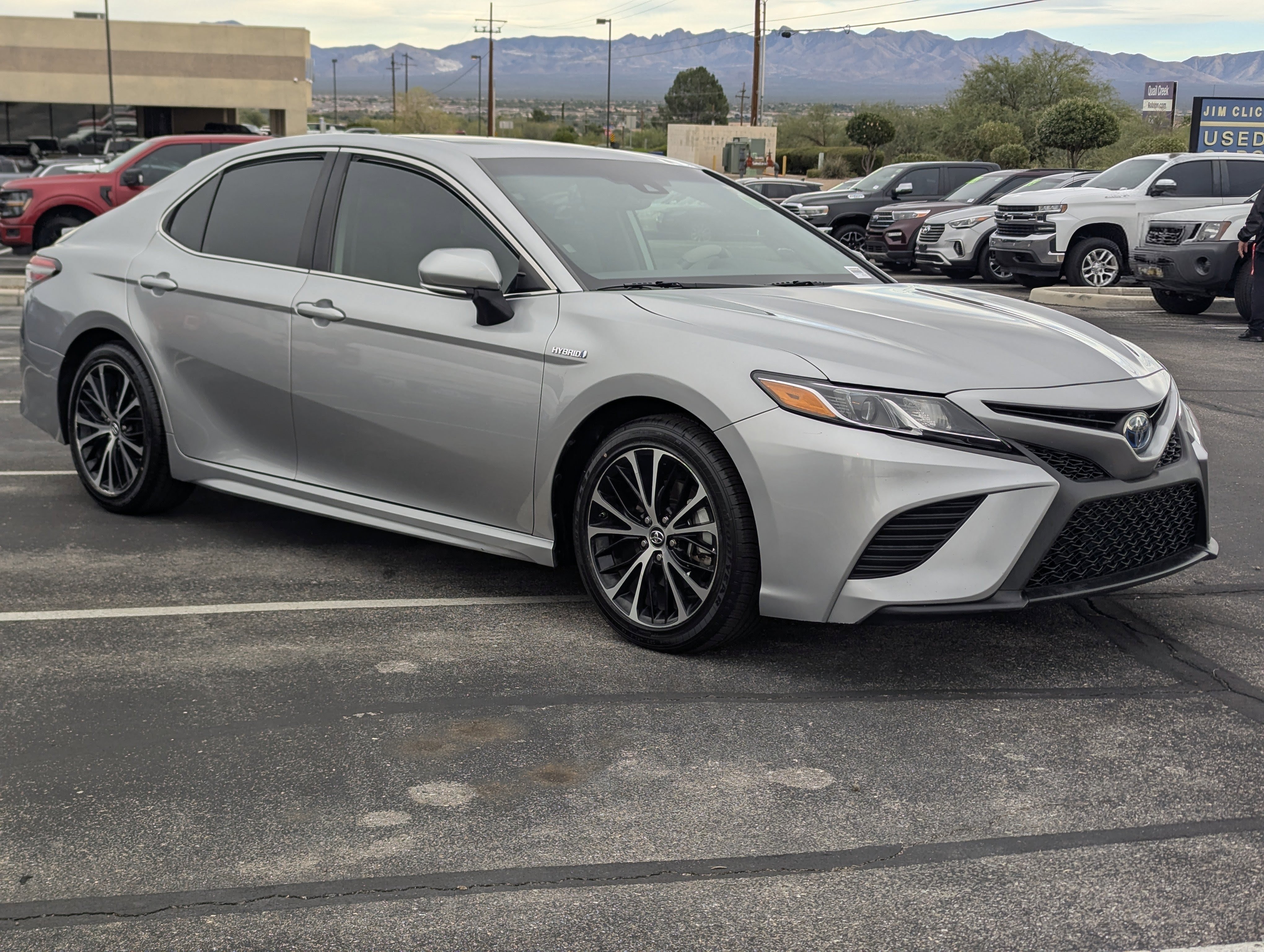 Used 2019 Toyota Camry SE image 1