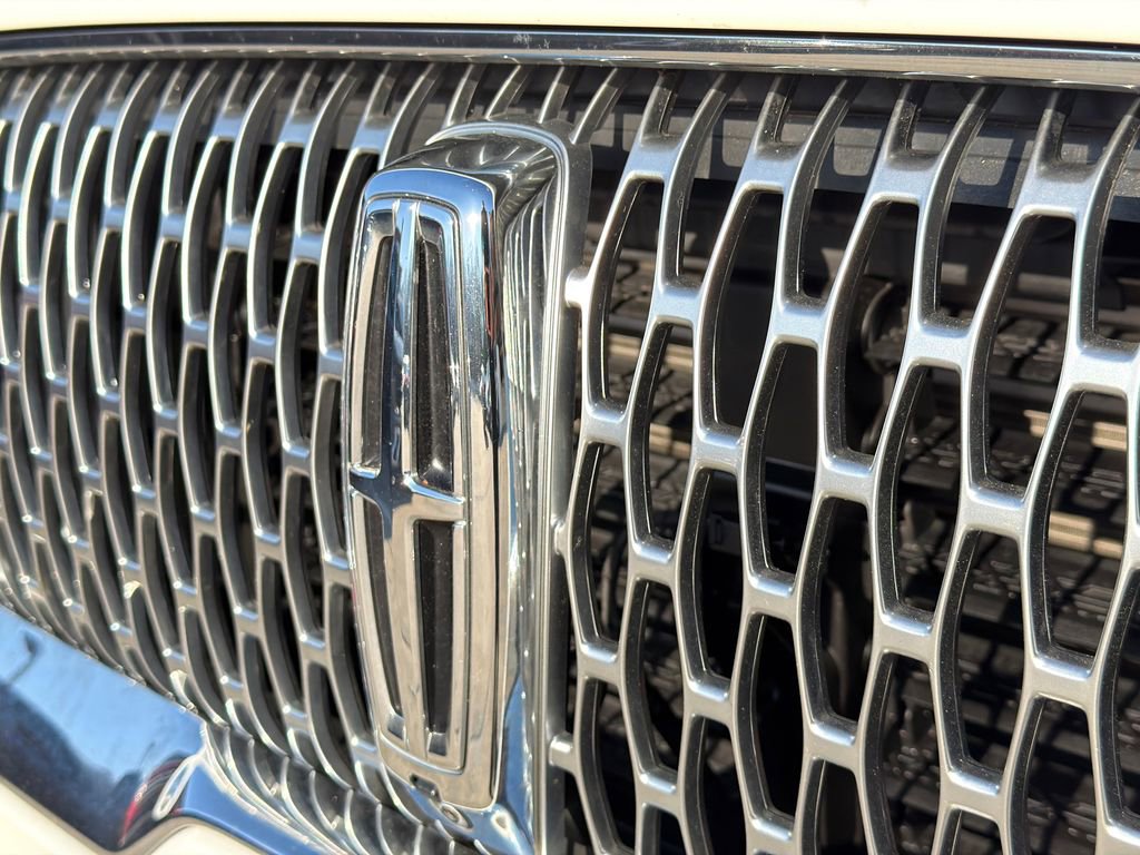 Used 2022 Lincoln Aviator Reserve w/ Equipment Group 201A image 16