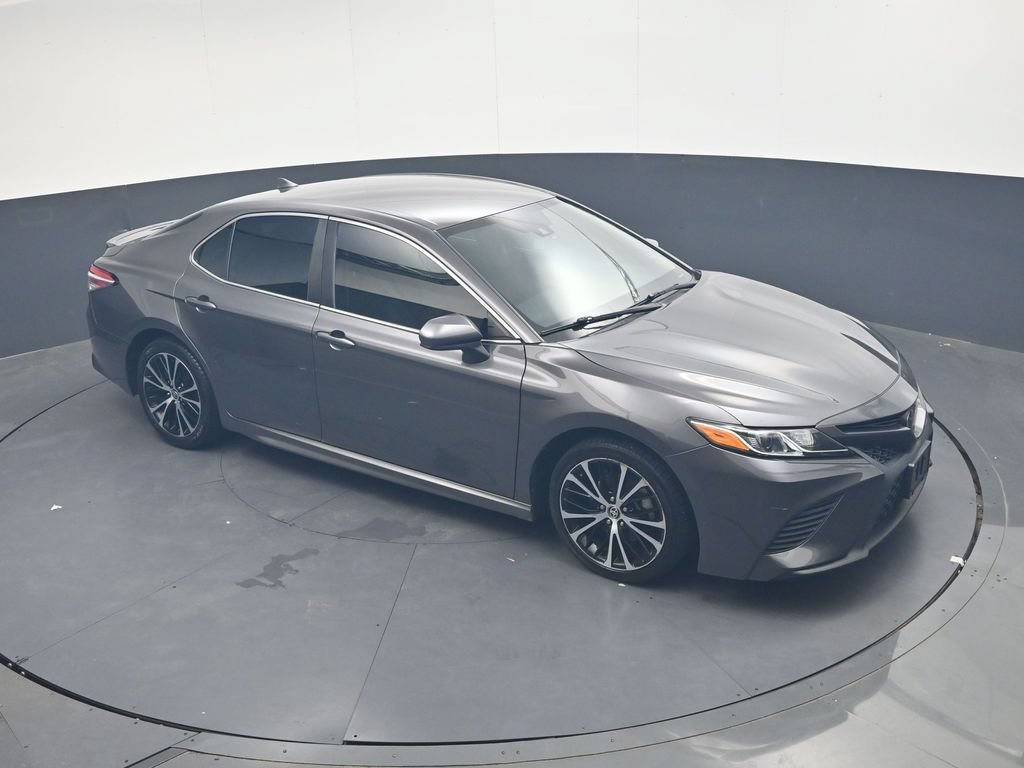 Used 2020 Toyota Camry SE FWD image 16