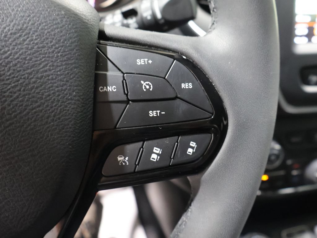 Used 2023 Jeep Cherokee Altitude Lux AWD/4WD image 34