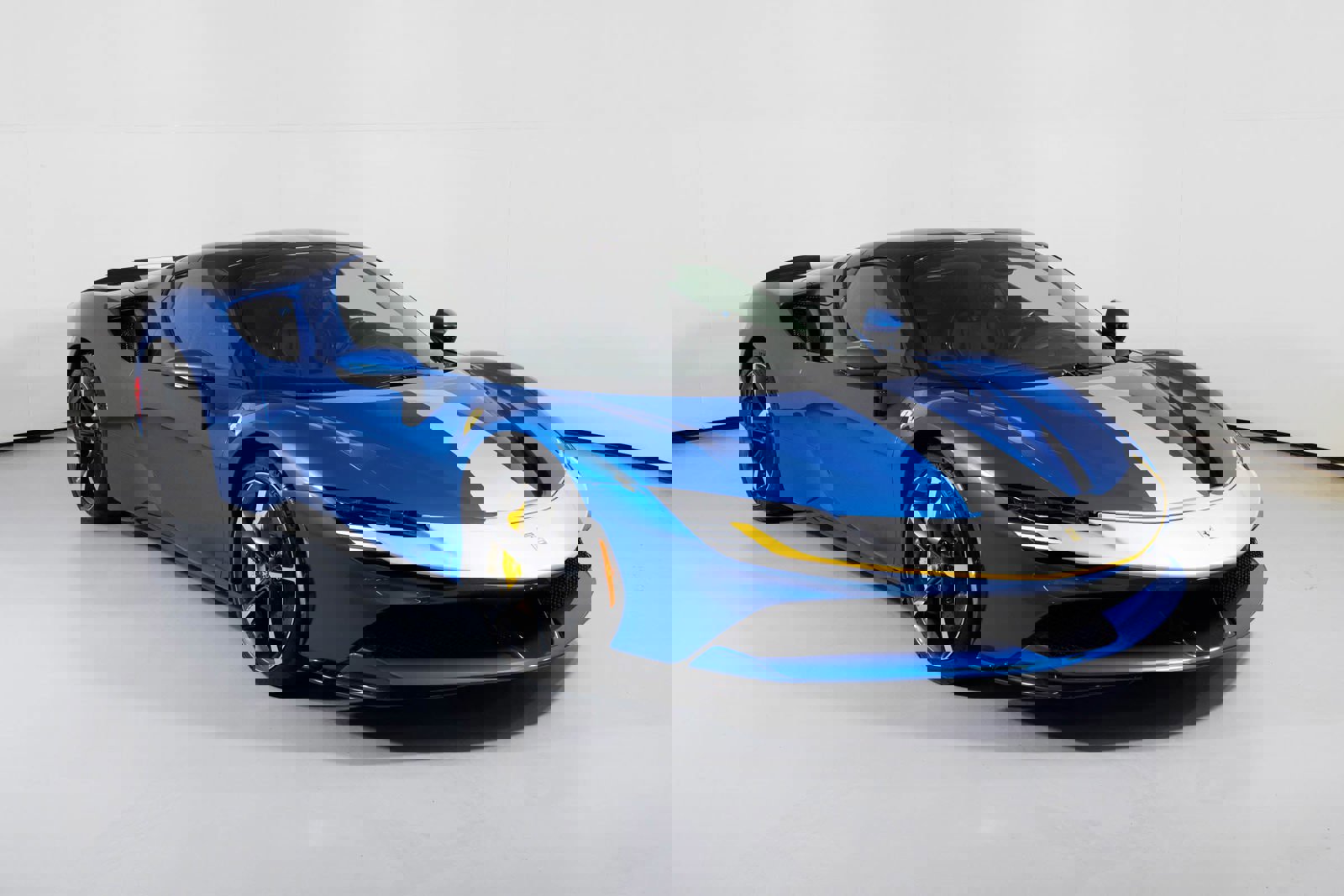 Used 2022 Ferrari SF90 Spider image 37