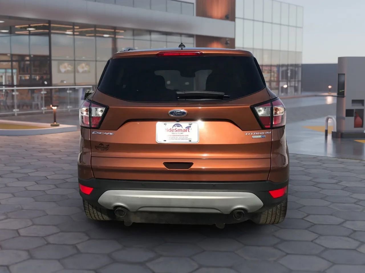 Used 2017 Ford Escape Titanium image 9