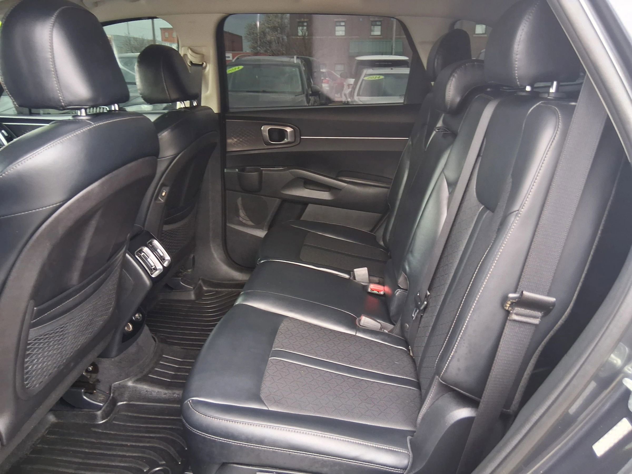 Used 2021 Kia Sorento S image 15