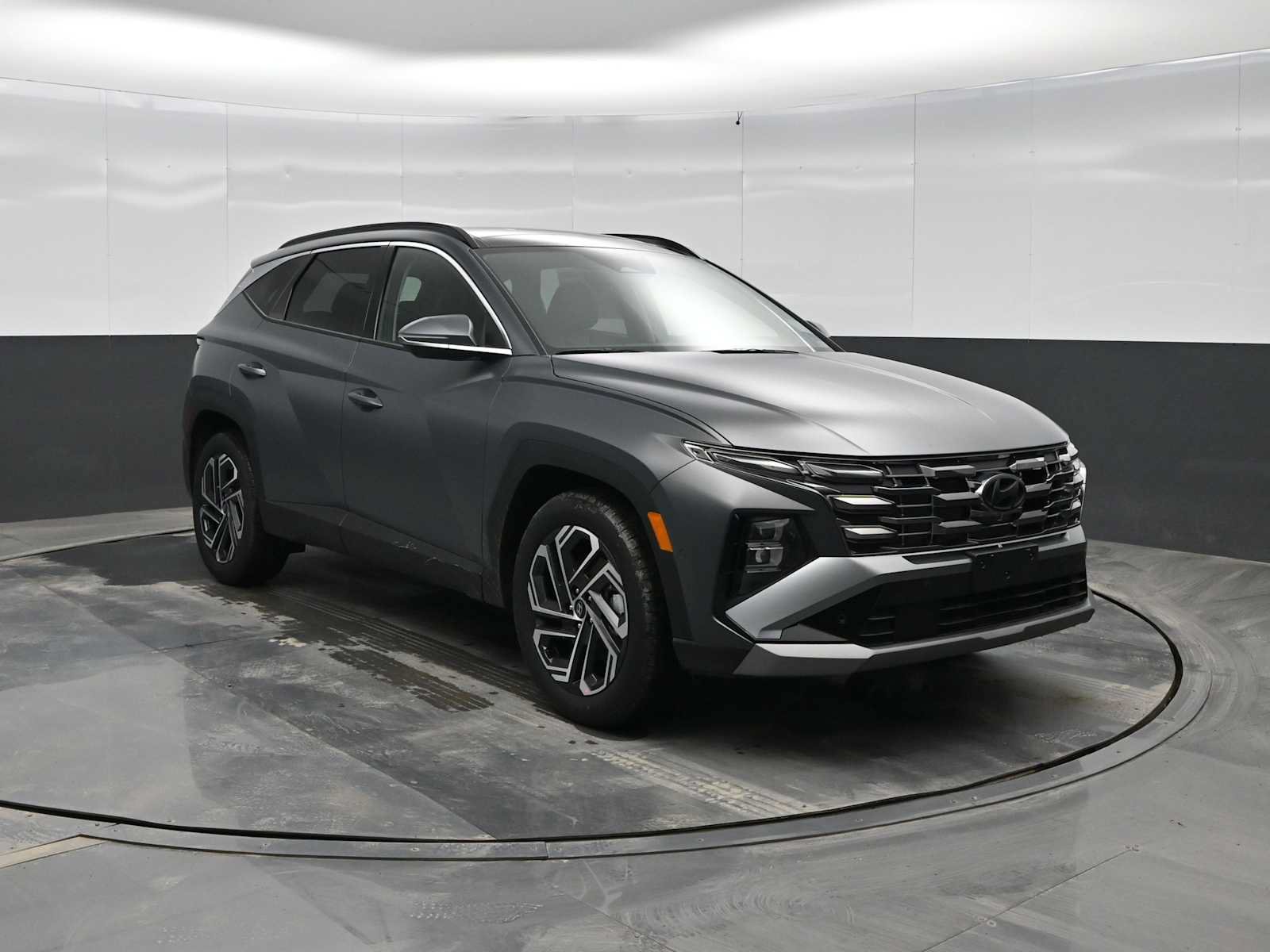 New 2026 Hyundai Tucson Limited FWD image 2