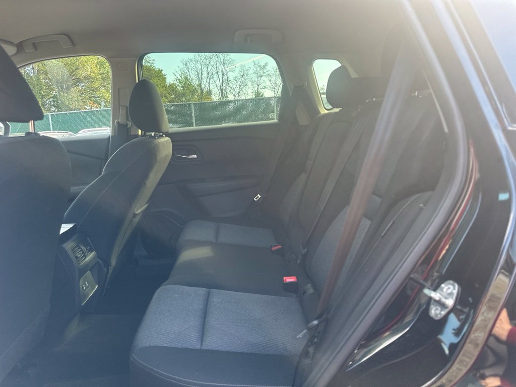 Used 2025 Nissan Rogue SV AWD/4WD image 17