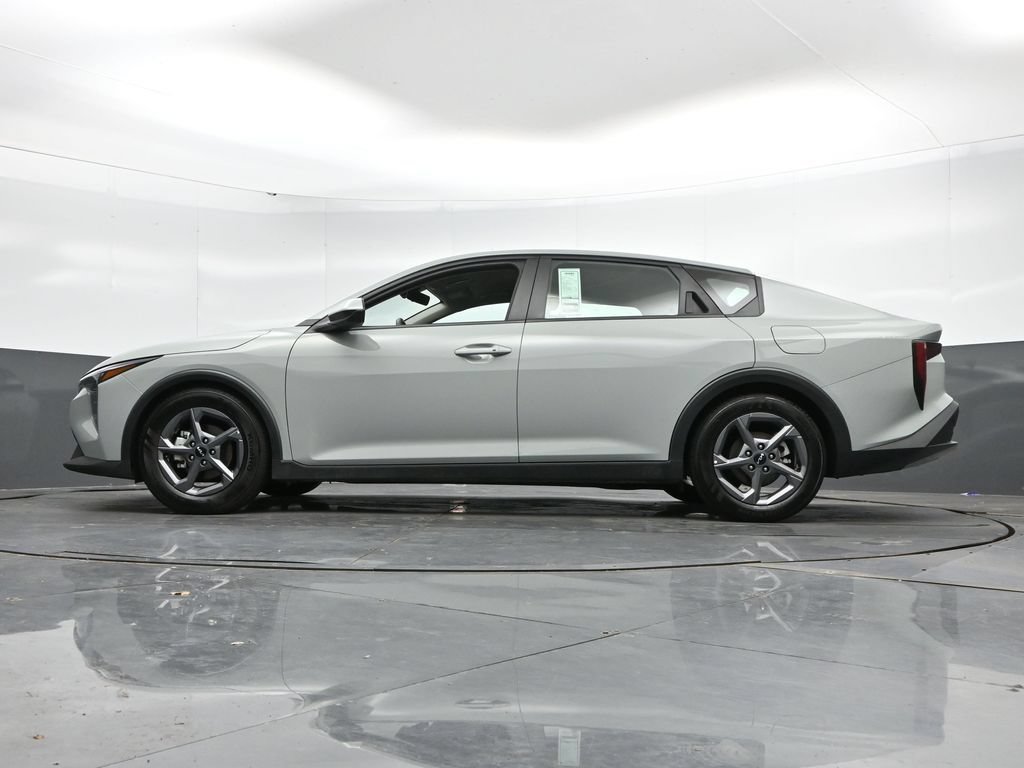 Used 2025 Kia K4 FWD image 45