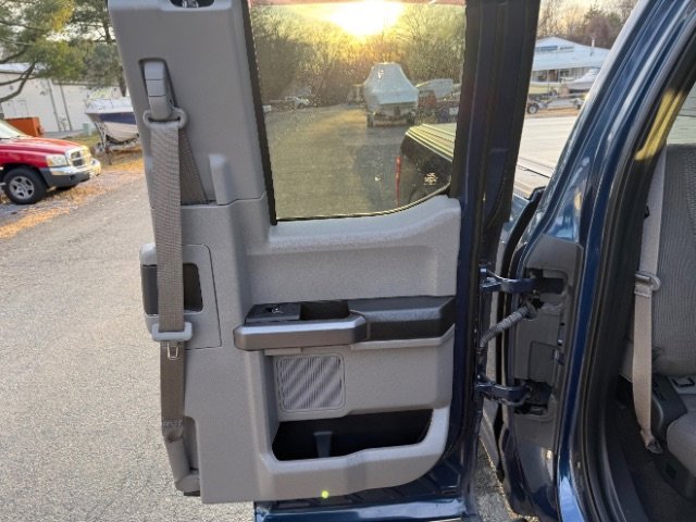 Used 2018 Ford F150 XLT w/ Equipment Group 302A Luxury image 7