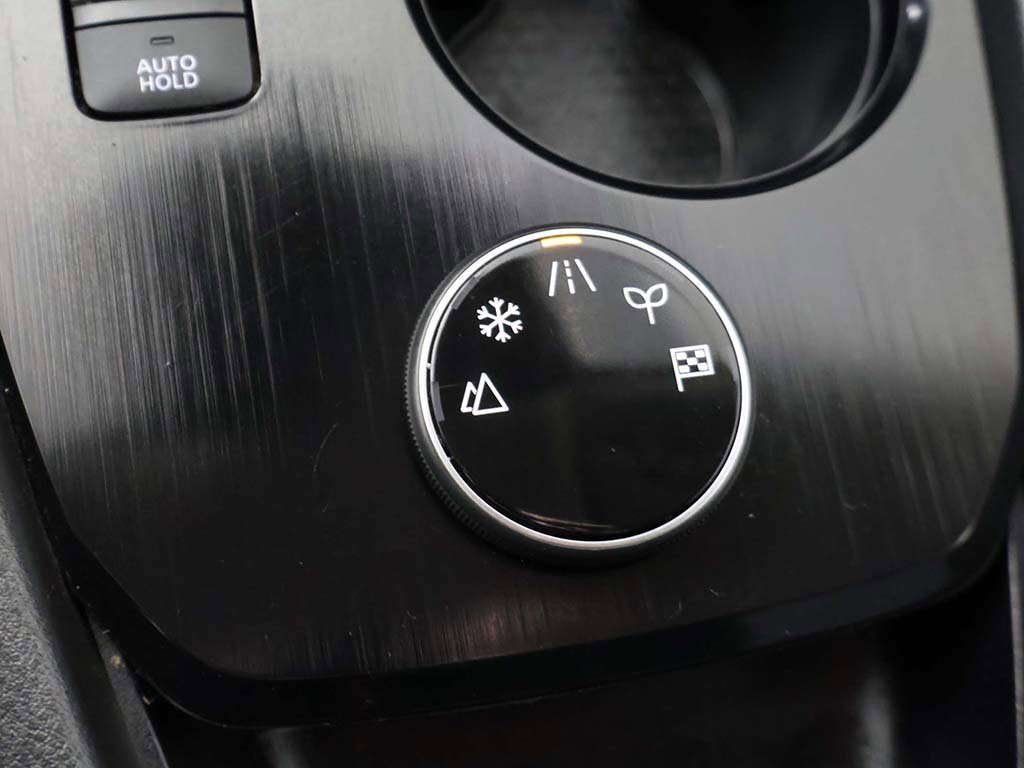 Used 2023 Nissan Rogue SV image 43