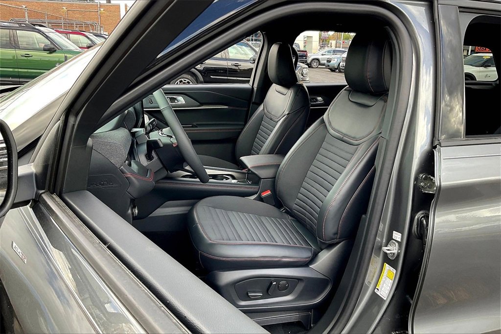 New 2026 Ford Explorer ST-Line image 9
