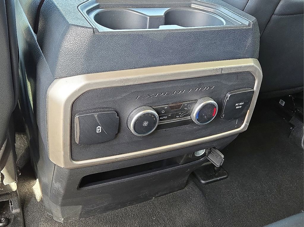 Used 2024 Ford Expedition XLT image 16