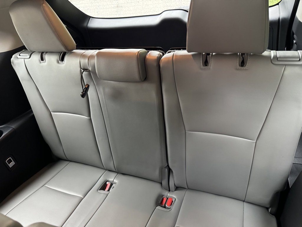 Used 2022 Toyota Highlander XLE image 25