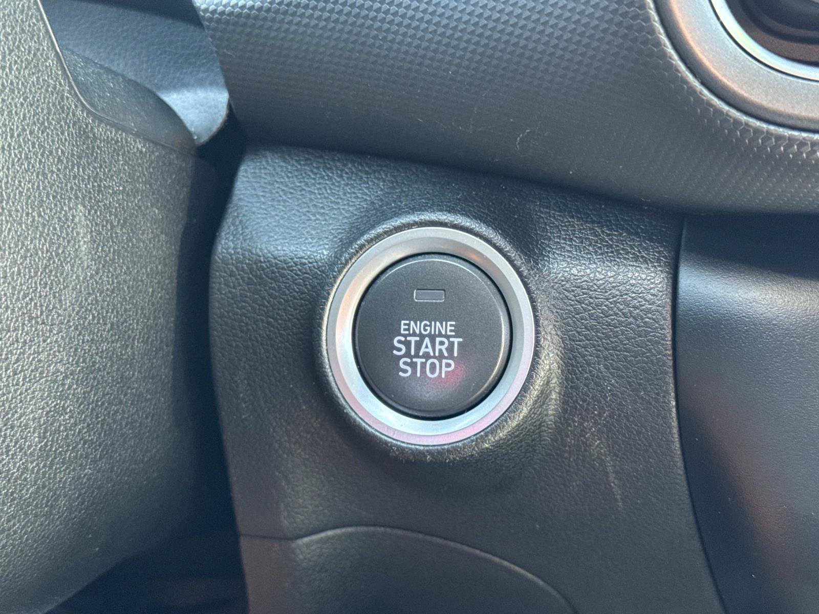 Used 2022 Hyundai Kona SEL image 15