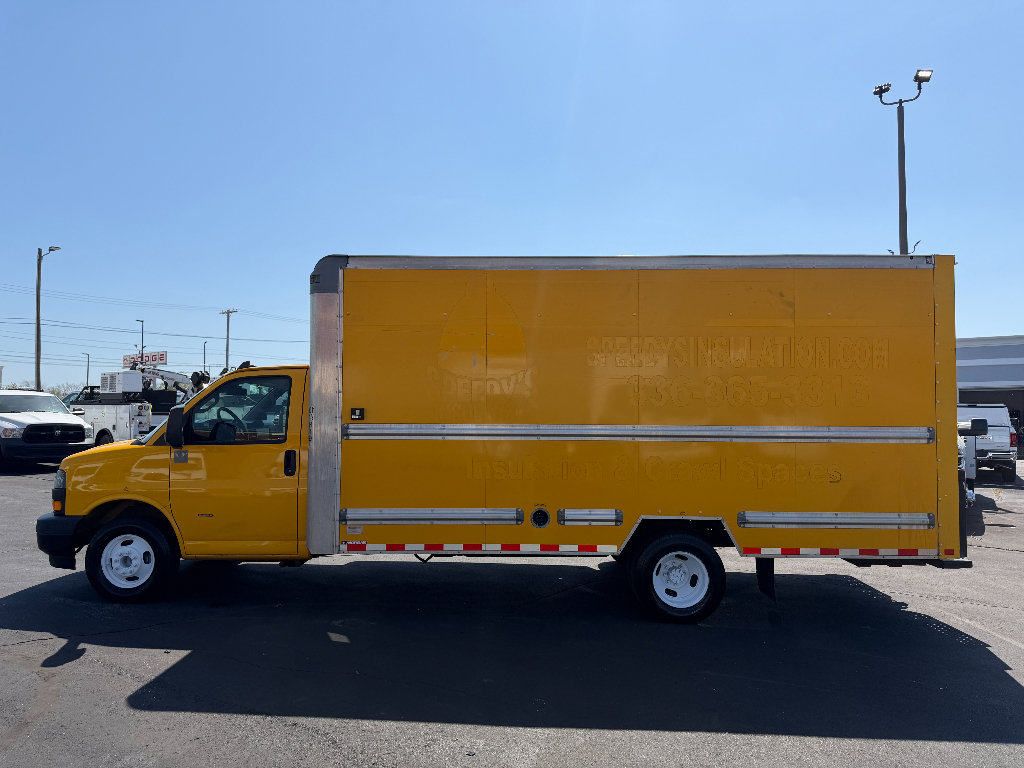 Used 2020 GMC Savana 3500 Extended w/ Driver Convenience Package RWD image 5