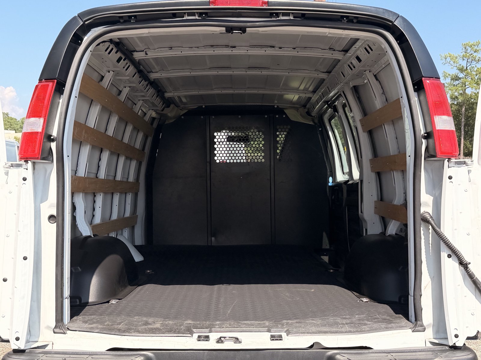 Used 2024 Chevrolet Express 2500 w/ Driver Convenience Package RWD image 31
