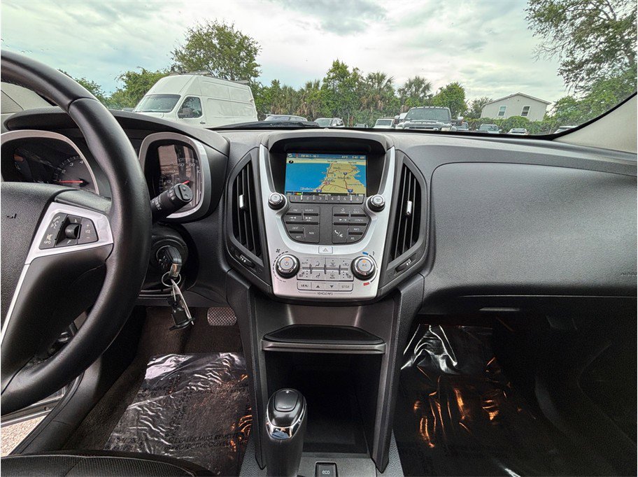 Used 2017 Chevrolet Equinox Premier w/ Enhanced Convenience Package FWD image 11
