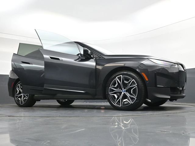 Used 2022 BMW iX xDrive50 AWD/4WD image 40