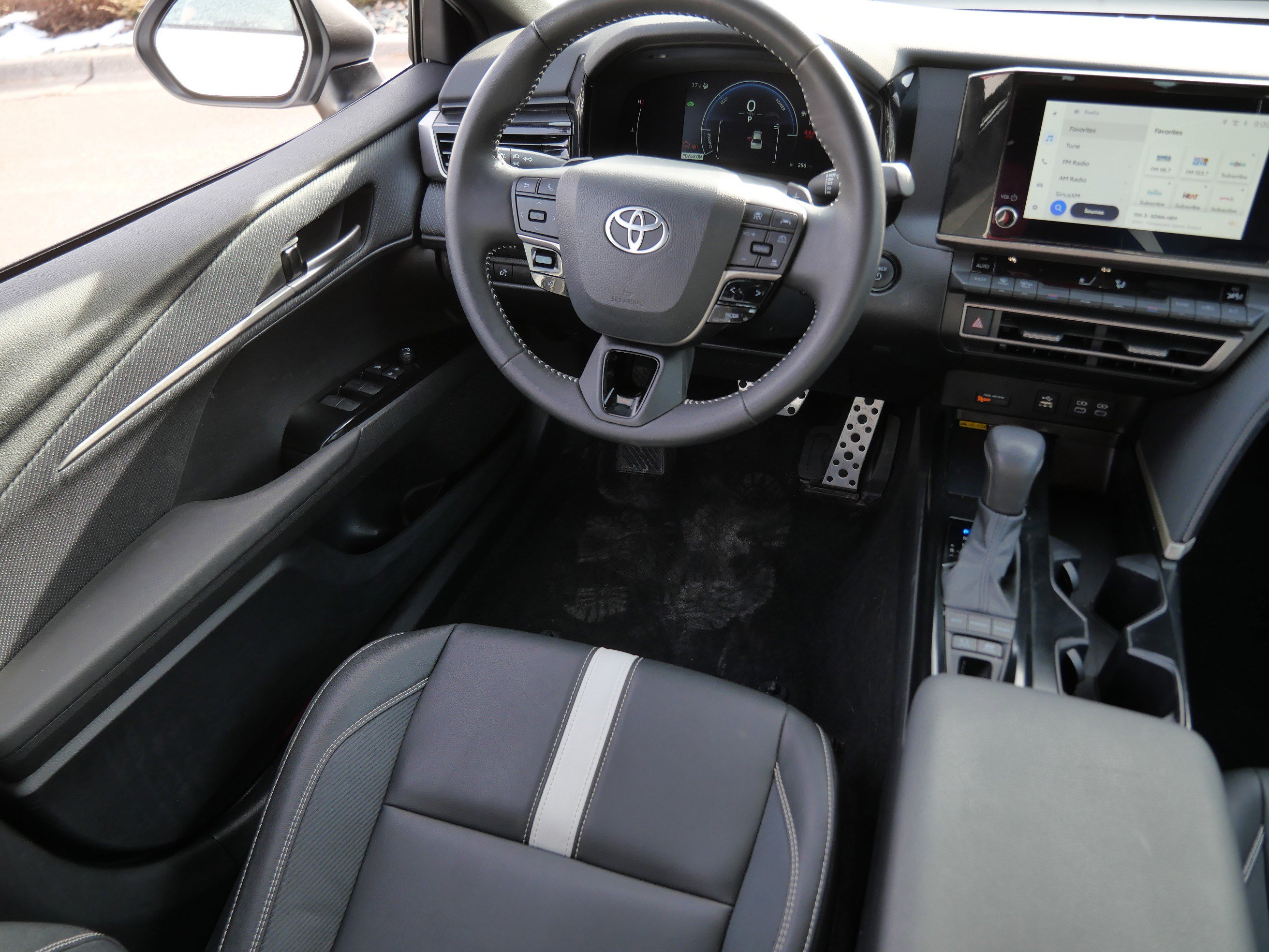 Certified 2025 Toyota Camry SE image 9