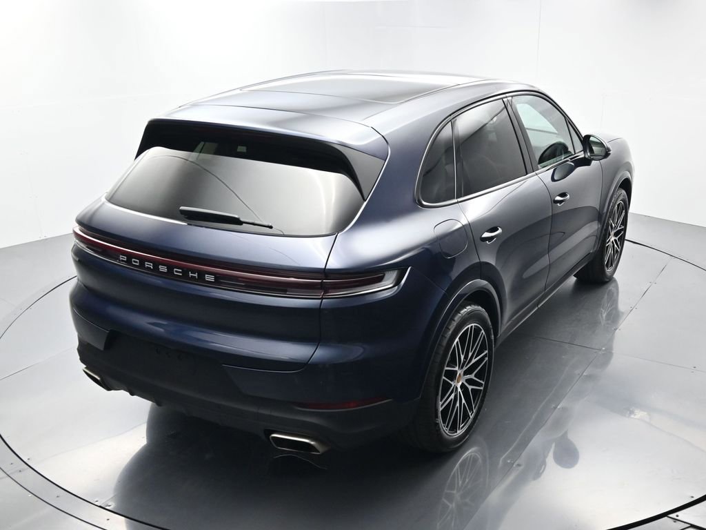 Used 2025 Porsche Cayenne image 38