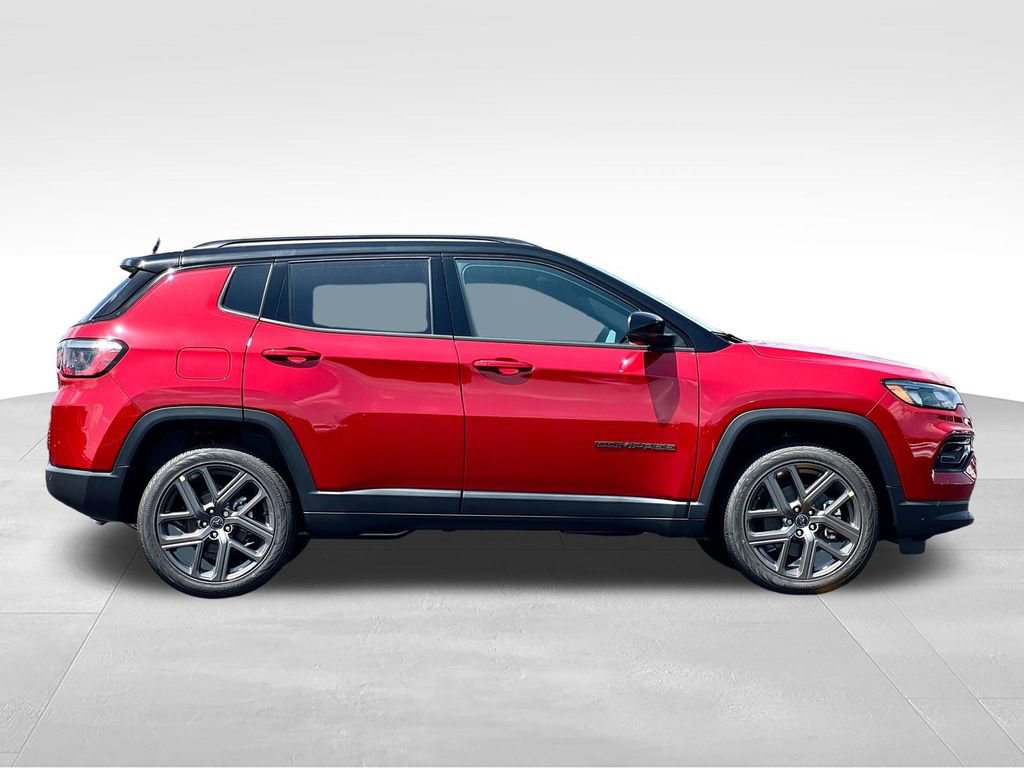 New 2026 Jeep Compass Limited w/ Sun, Sound & Navigation Group AWD/4WD image 8