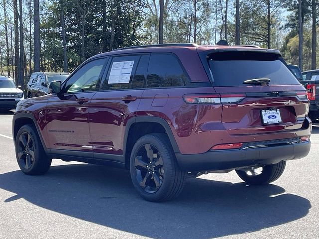 Used 2023 Jeep Grand Cherokee Limited w/ Black Appearance Package image 27