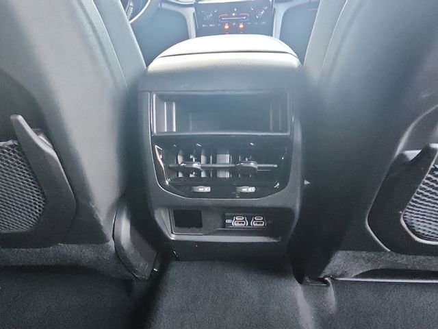 Used 2024 Jeep Grand Cherokee Altitude image 32
