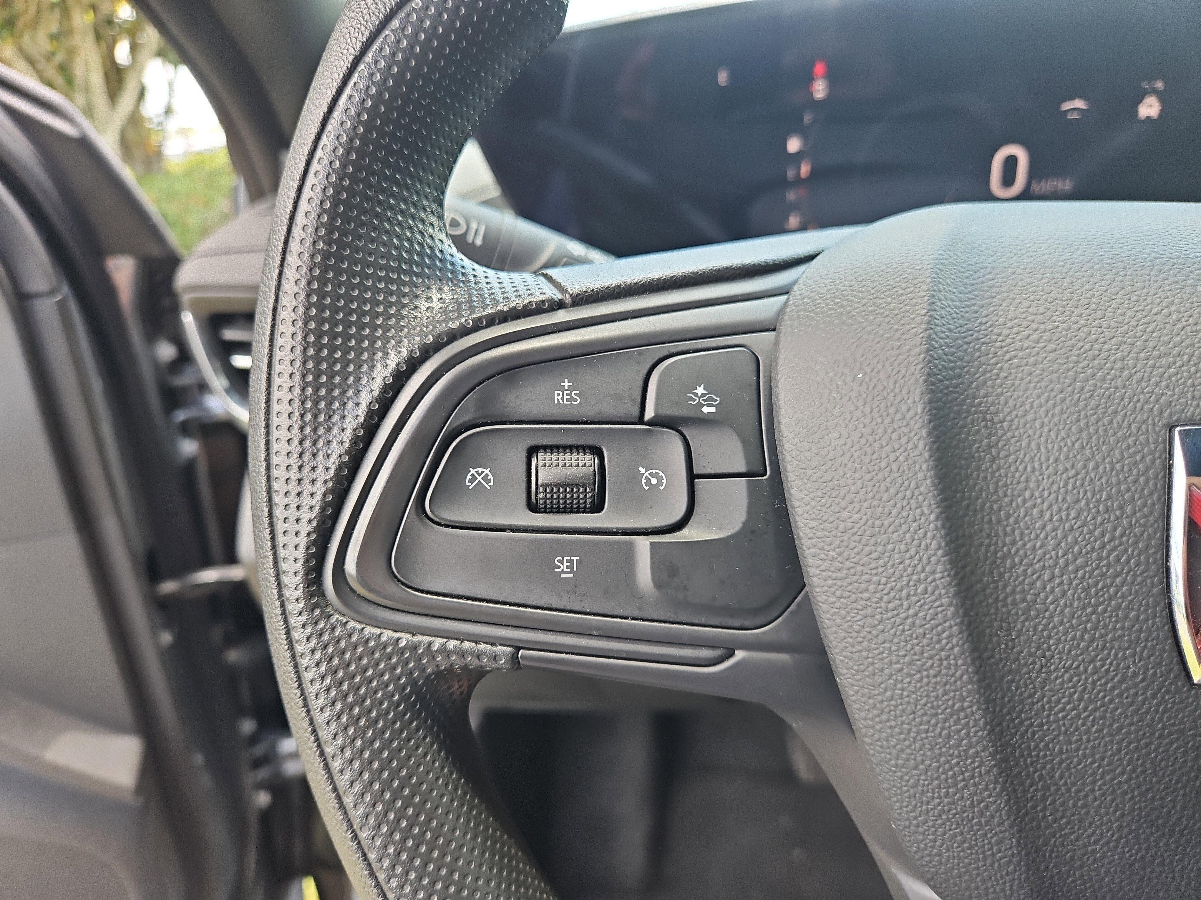 Used 2024 Buick Envista Preferred w/ Convenience II Package FWD image 12