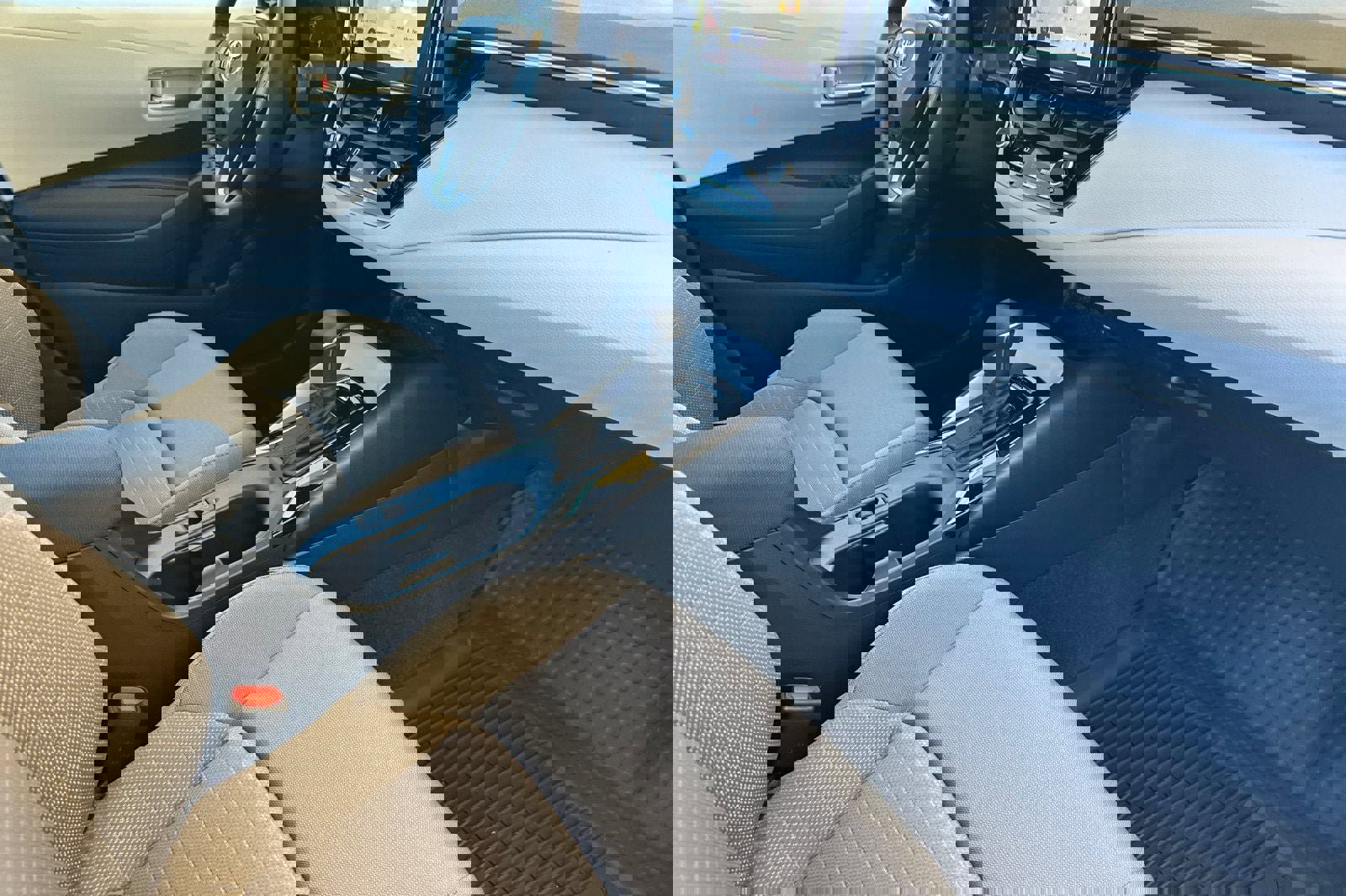 New 2026 Toyota Corolla SE image 18