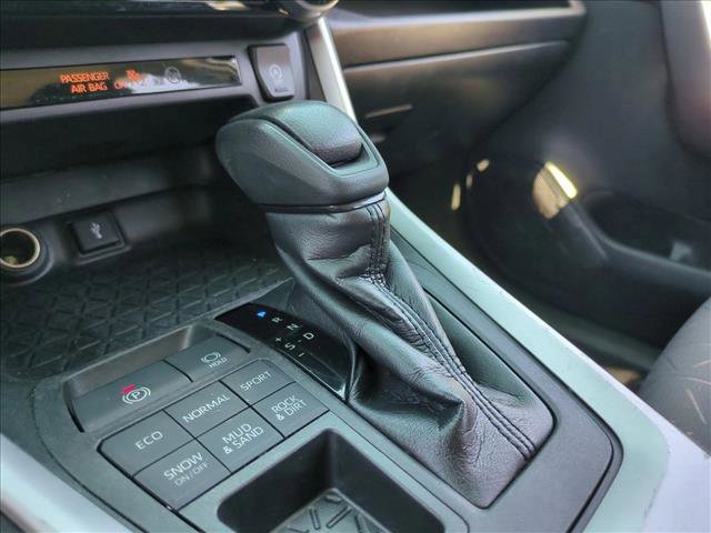 Used 2020 Toyota RAV4 XLE AWD/4WD image 12