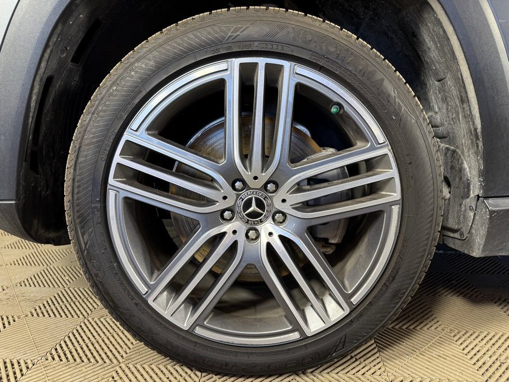 Used 2023 Mercedes-Benz GLS 450 4MATIC image 25